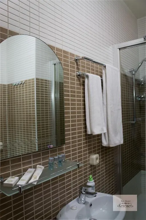 Apartment 5 Алматы 3*,