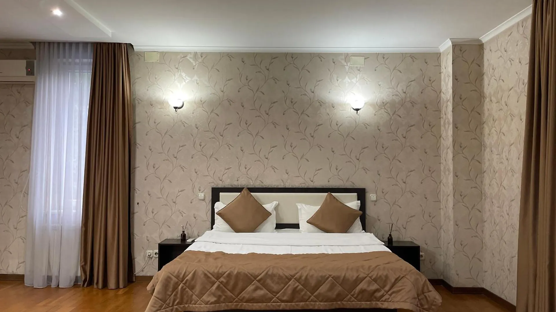 Apartment 5 阿拉木图 酒店