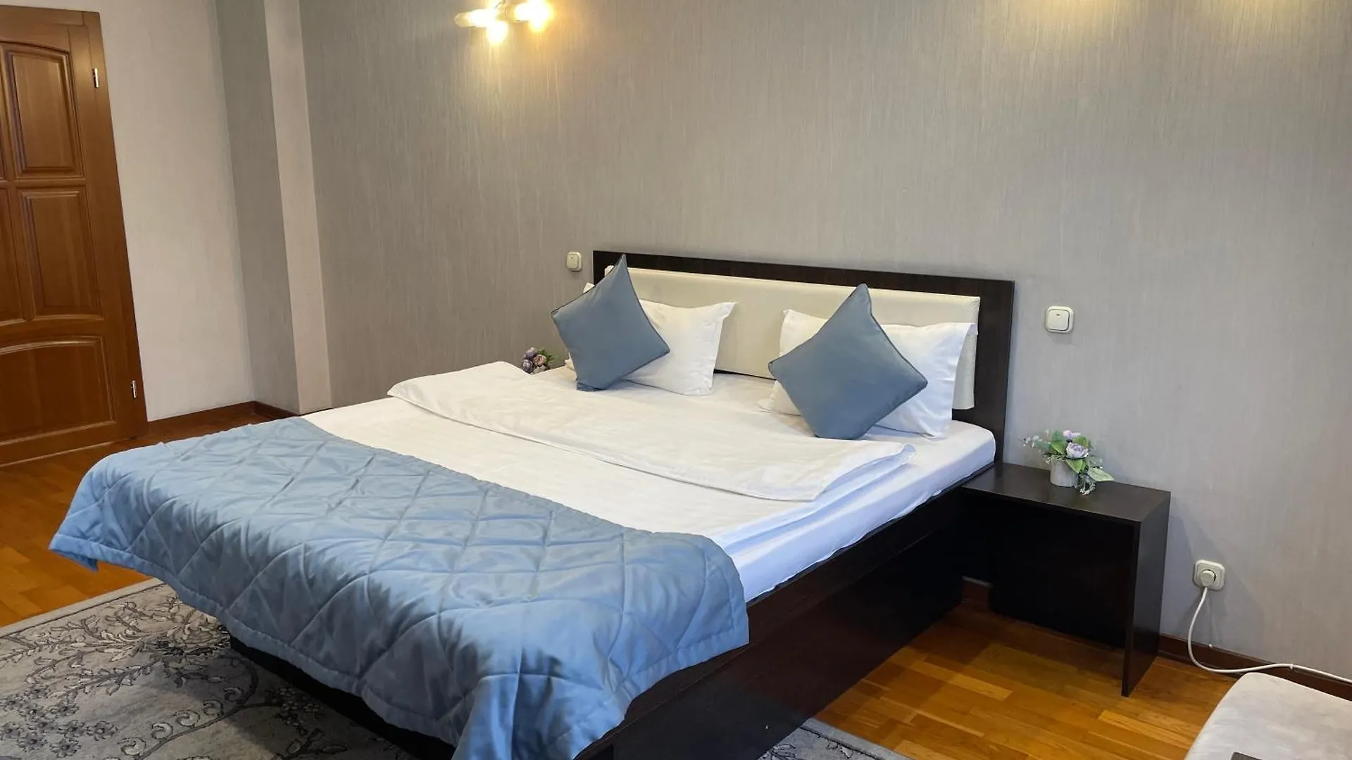 Apartment 5 阿拉木图 3*,  哈萨克斯坦